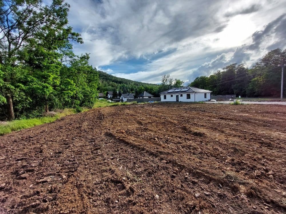 Predaj pozemku 947 m², Hořanská cesta, Most, Ústecký kraj Predaj pozemku 947 m², Hořanská cesta, Most, Ústecký kraj