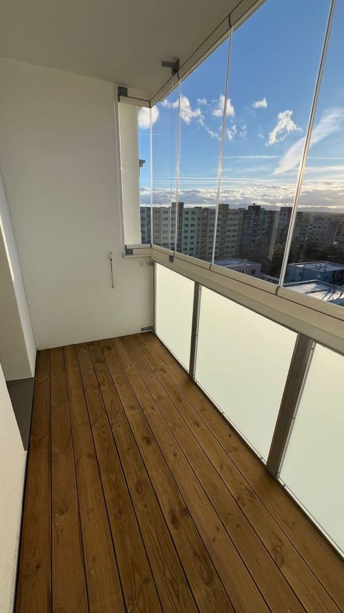 Prenájom bytu 3-izbový 78 m², Krčínova, České Budějovice, Jihočeský kraj Prenájom bytu 3-izbový 78 m², Krčínova, České Budějovice, Jihočeský kraj