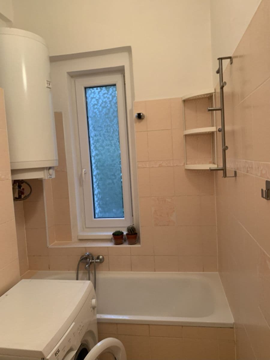 Prenájom bytu 1-izbový 47 m², Jana Želivského, Praha, Praha Prenájom bytu 1-izbový 47 m², Jana Želivského, Praha, Praha