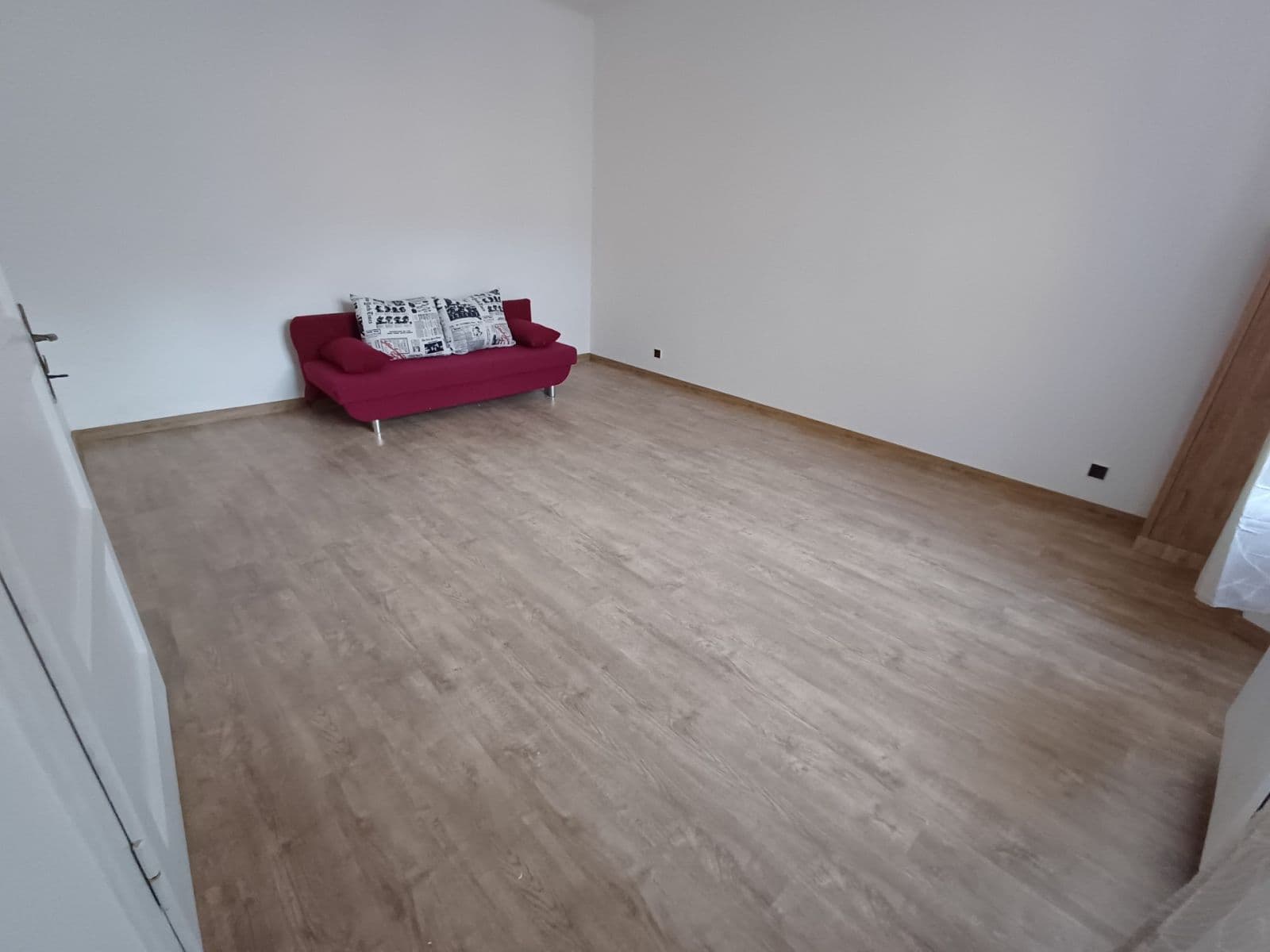 Prenájom bytu 1-izbový 31 m², Komunardů, Praha, Praha Prenájom bytu 1-izbový 31 m², Komunardů, Praha, Praha