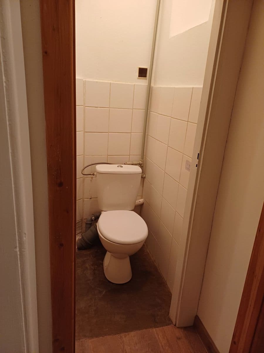 Prenájom bytu 1-izbový 31 m², Komunardů, Praha, Praha Prenájom bytu 1-izbový 31 m², Komunardů, Praha, Praha