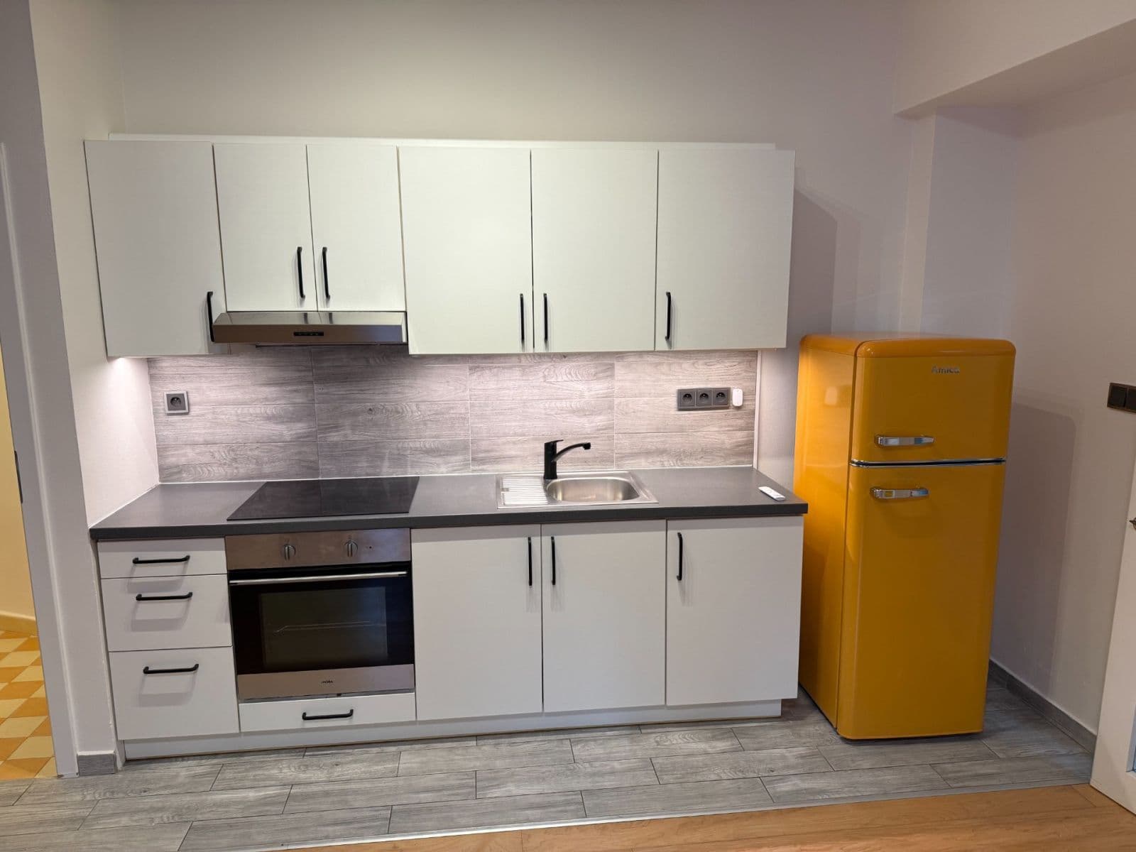 Prenájom bytu 1-izbový 45 m², Mydlářka, Praha, Praha Prenájom bytu 1-izbový 45 m², Mydlářka, Praha, Praha