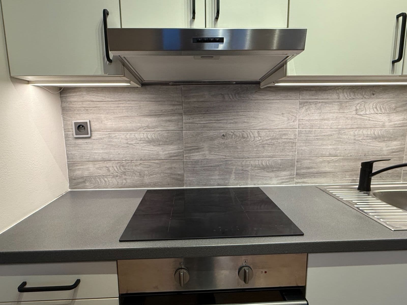 Prenájom bytu 1-izbový 45 m², Mydlářka, Praha, Praha Prenájom bytu 1-izbový 45 m², Mydlářka, Praha, Praha