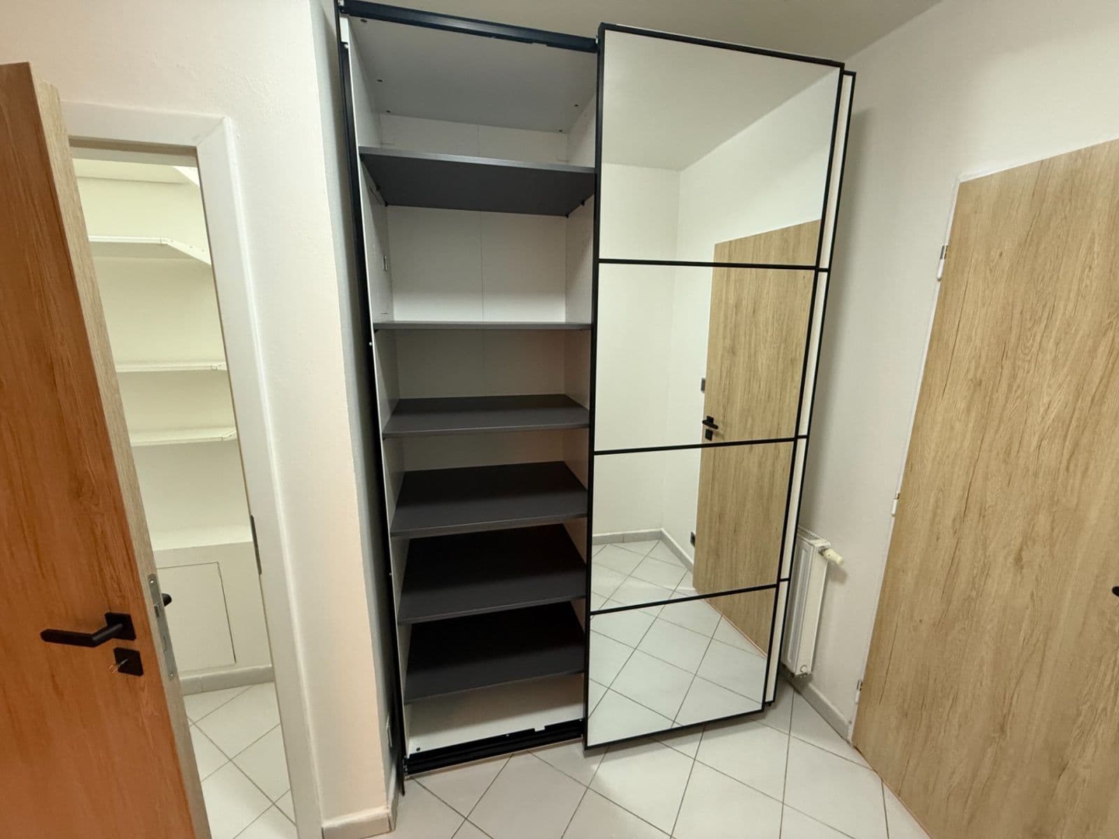 Prenájom bytu 1-izbový 45 m², Mydlářka, Praha, Praha Prenájom bytu 1-izbový 45 m², Mydlářka, Praha, Praha