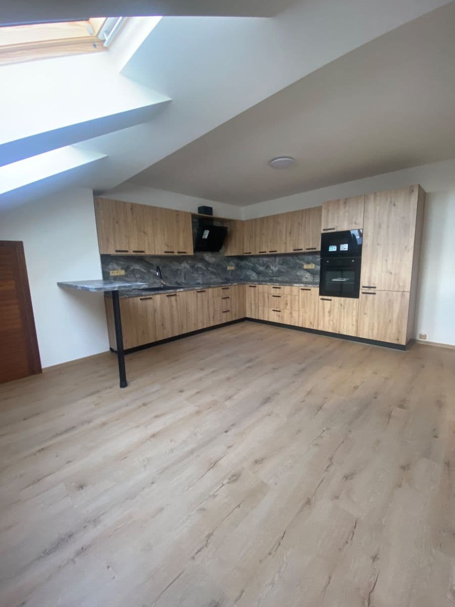 Prenájom bytu 3-izbový 134 m², Na Líše, Praha, Praha Prenájom bytu 3-izbový 134 m², Na Líše, Praha, Praha