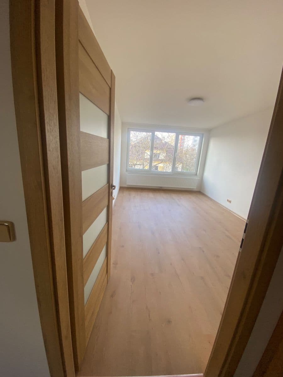 Prenájom bytu 3-izbový 134 m², Na Líše, Praha, Praha Prenájom bytu 3-izbový 134 m², Na Líše, Praha, Praha