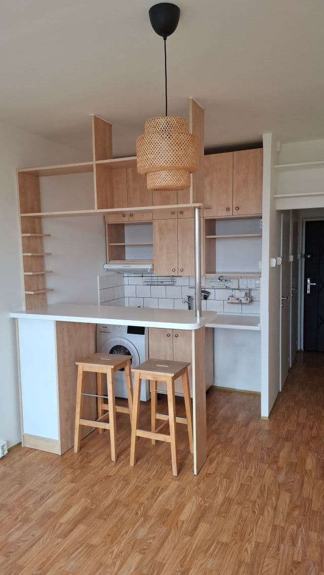 Prenájom bytu 1-izbový 24 m², Jahodová, Praha, Praha Prenájom bytu 1-izbový 24 m², Jahodová, Praha, Praha