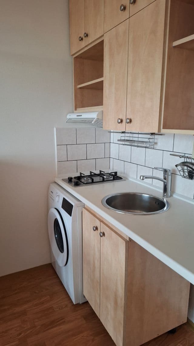 Prenájom bytu 1-izbový 24 m², Jahodová, Praha, Praha Prenájom bytu 1-izbový 24 m², Jahodová, Praha, Praha
