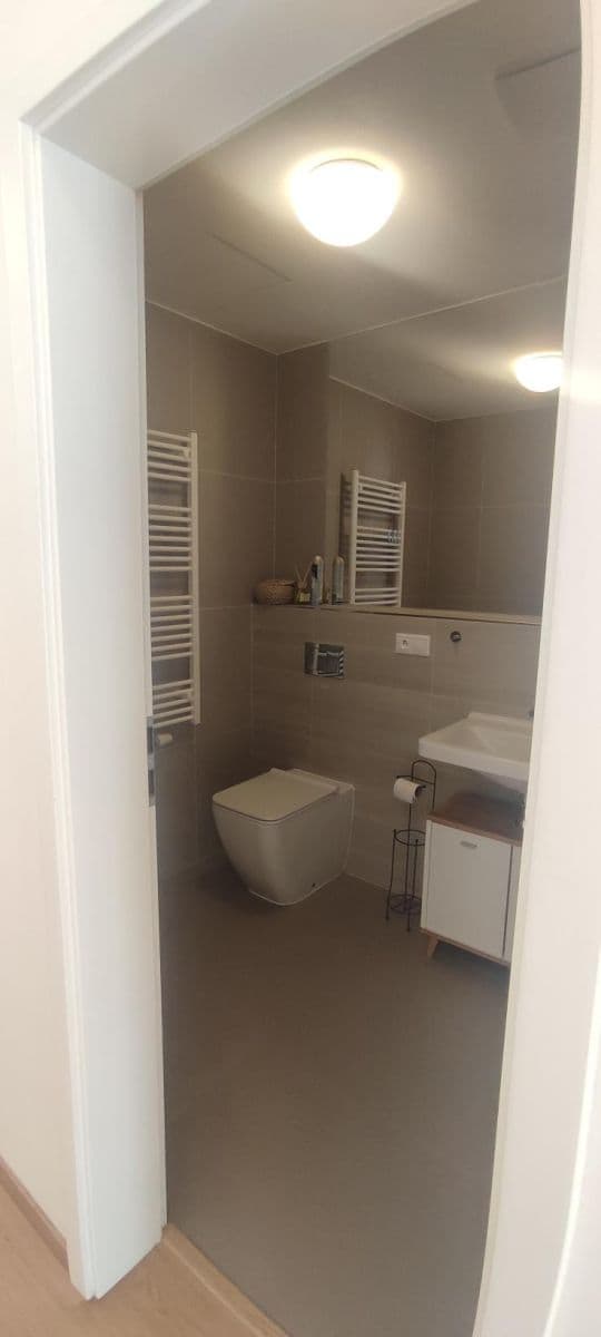 Prenájom bytu 1-izbový 44 m², Na Komořsku, Praha, Praha Prenájom bytu 1-izbový 44 m², Na Komořsku, Praha, Praha