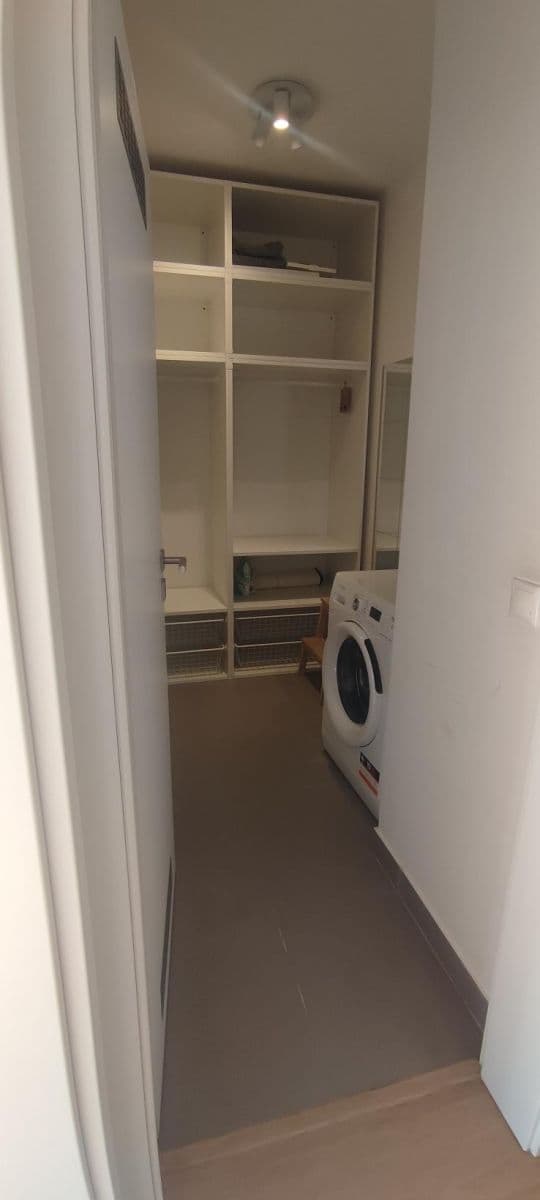 Prenájom bytu 1-izbový 44 m², Na Komořsku, Praha, Praha Prenájom bytu 1-izbový 44 m², Na Komořsku, Praha, Praha