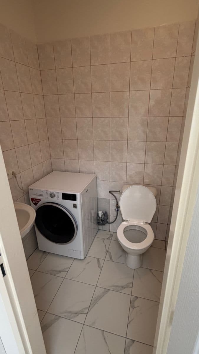 Prenájom bytu 3-izbový 85 m², Dalovská, Divišov, Středočeský kraj Prenájom bytu 3-izbový 85 m², Dalovská, Divišov, Středočeský kraj