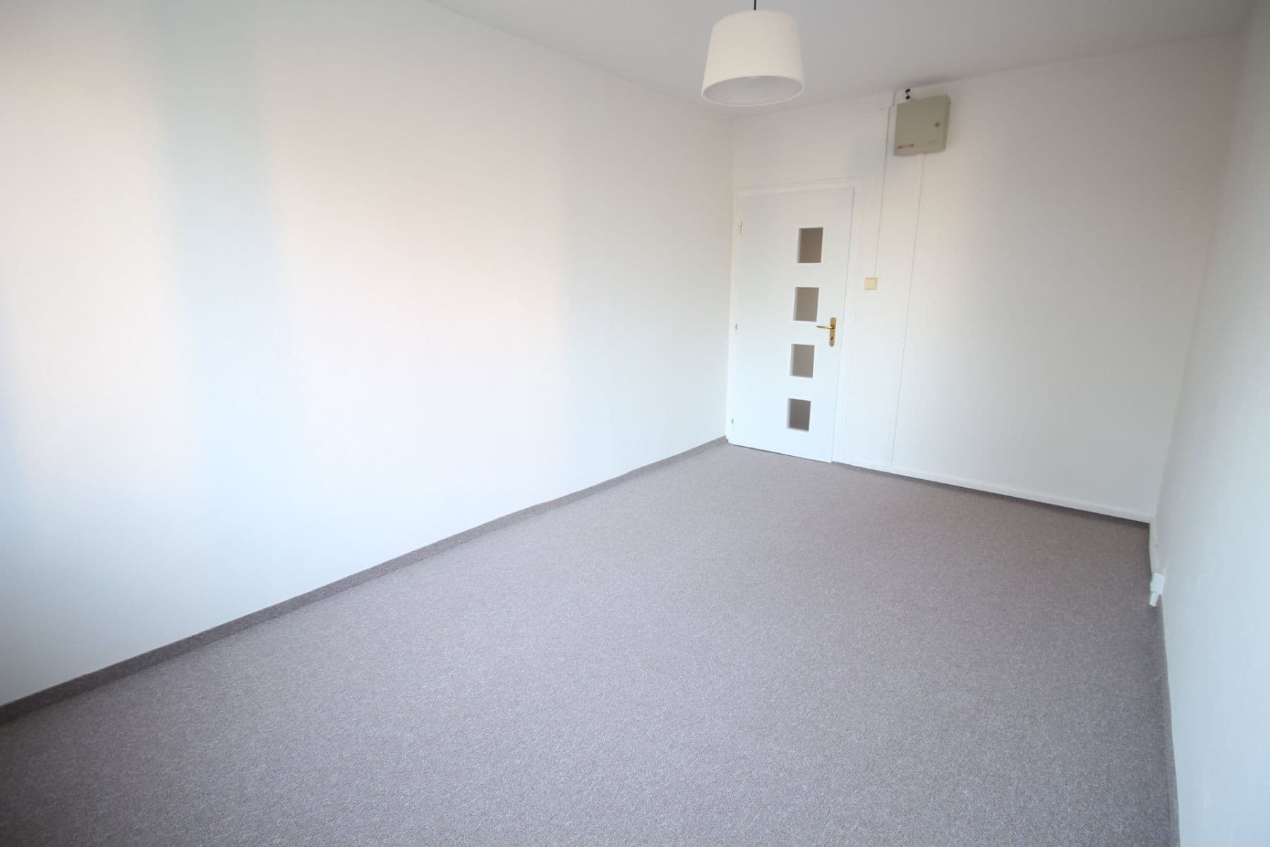 Prenájom bytu 3-izbový 80 m², Volkova, Praha, Praha Prenájom bytu 3-izbový 80 m², Volkova, Praha, Praha