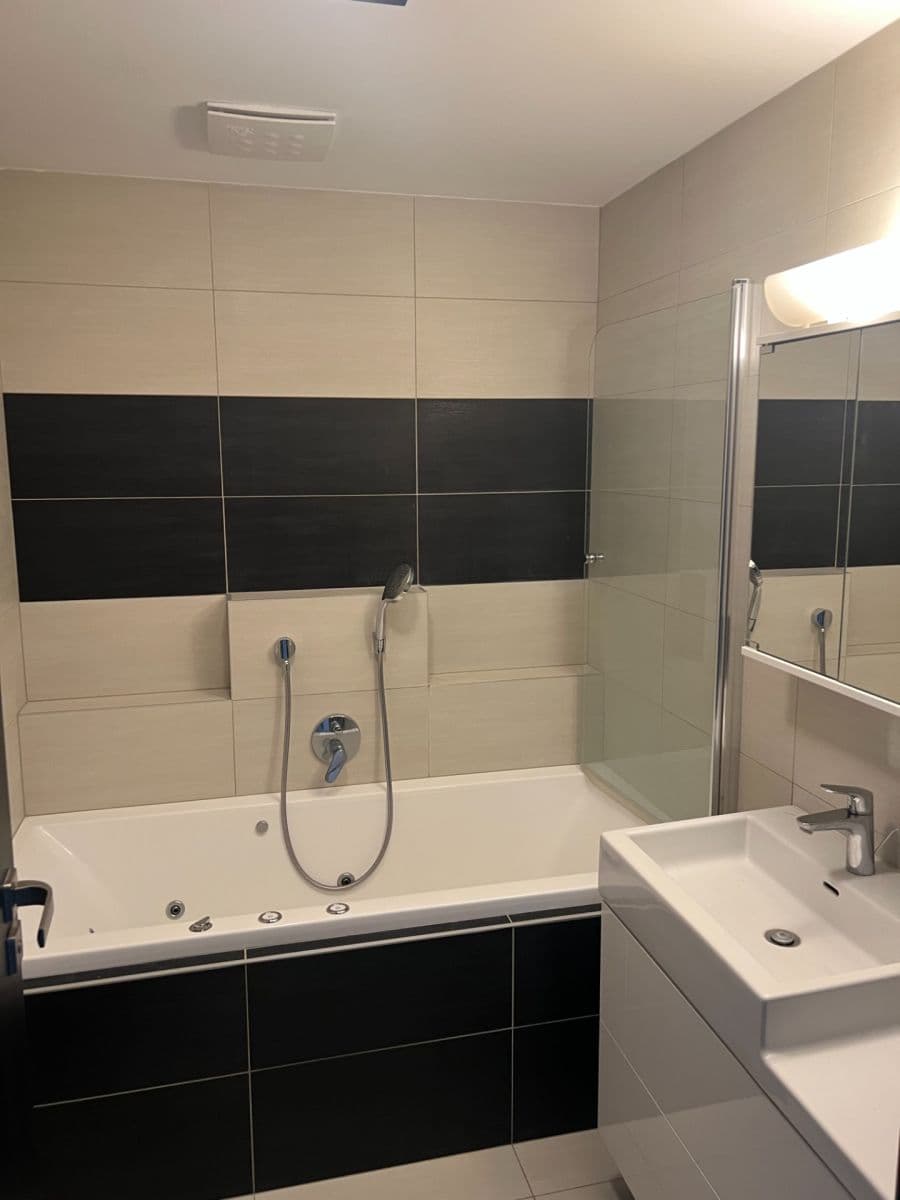 Prenájom bytu 3-izbový 75 m², Kollárova, Brno, Jihomoravský kraj Prenájom bytu 3-izbový 75 m², Kollárova, Brno, Jihomoravský kraj