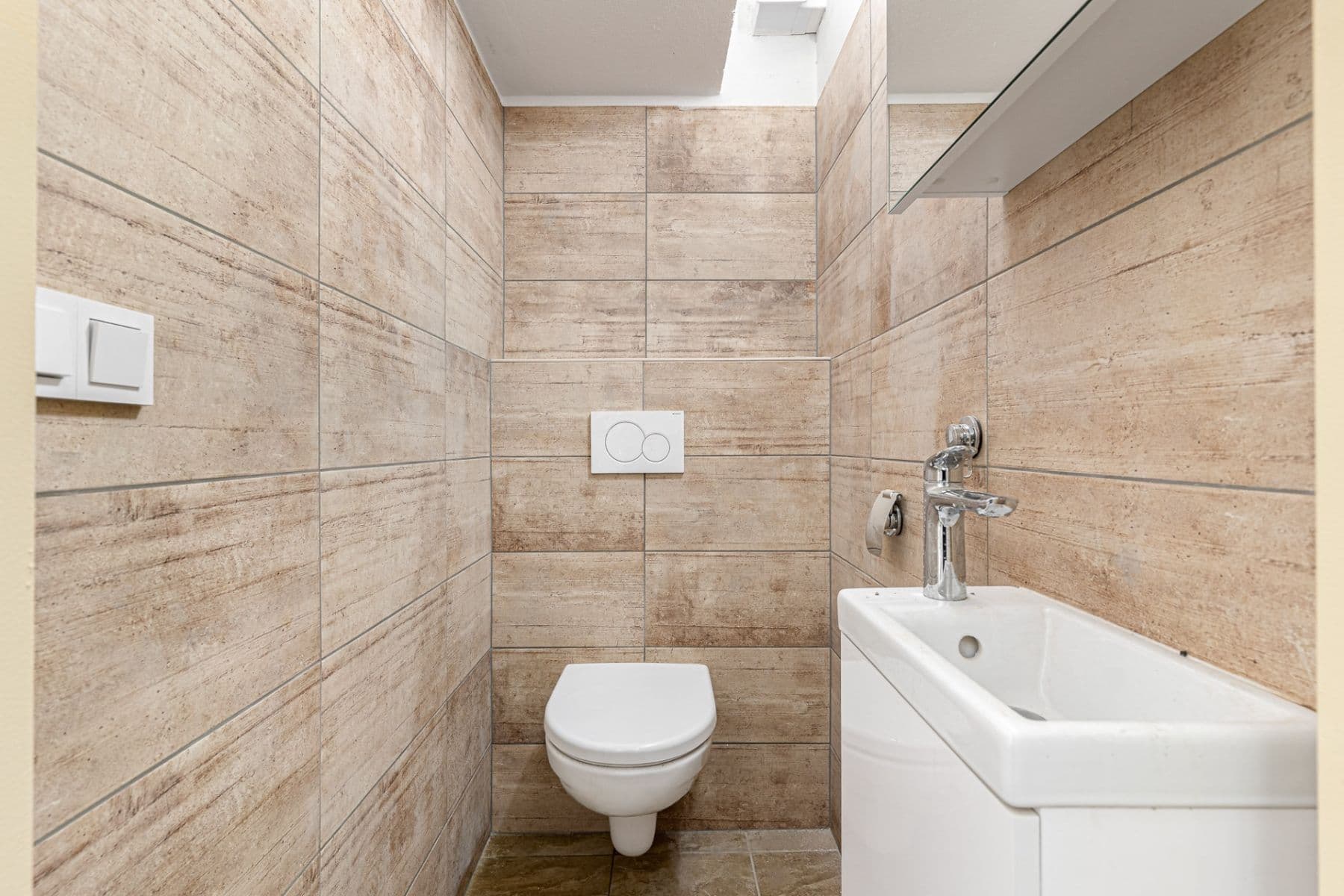 Prenájom bytu 5-izbový 123 m², Krátká, Praha, Praha Prenájom bytu 5-izbový 123 m², Krátká, Praha, Praha