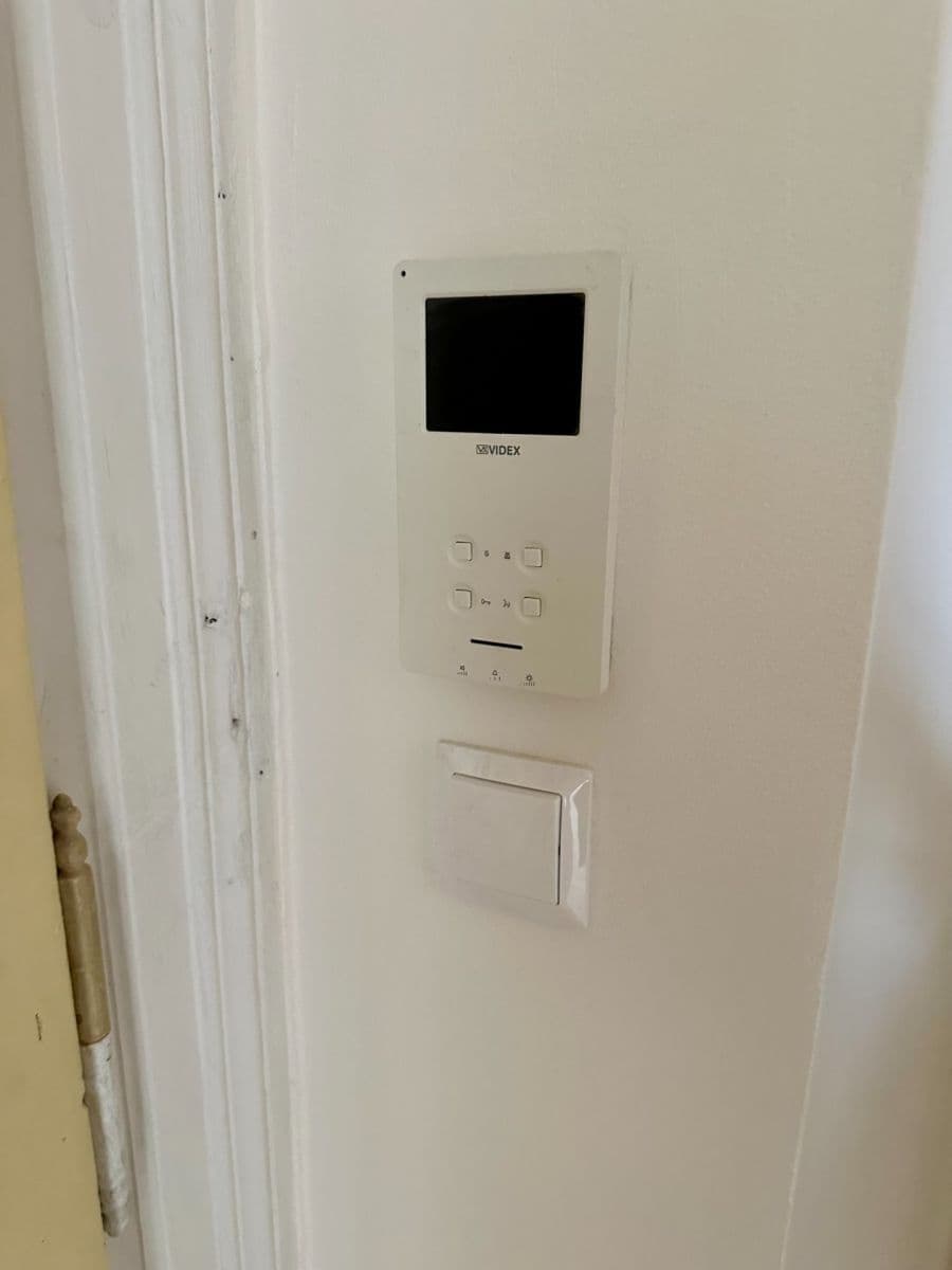 Prenájom bytu 4-izbový 101 m², U Nádražní lávky, Praha, Praha Prenájom bytu 4-izbový 101 m², U Nádražní lávky, Praha, Praha