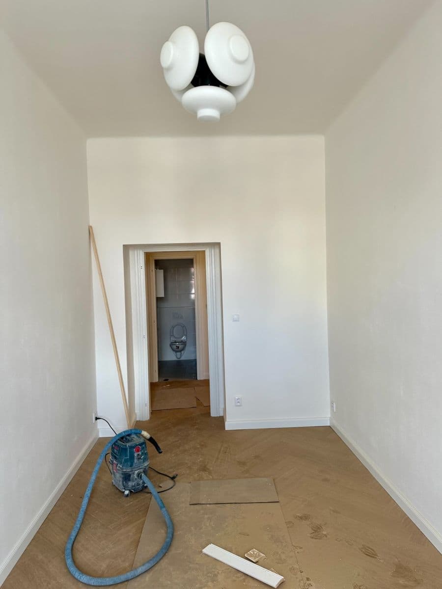 Prenájom bytu 4-izbový 101 m², U Nádražní lávky, Praha, Praha Prenájom bytu 4-izbový 101 m², U Nádražní lávky, Praha, Praha