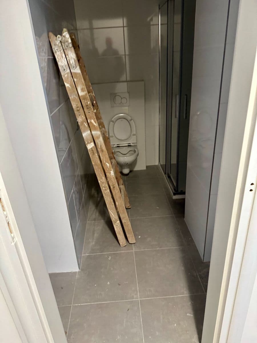 Prenájom bytu 4-izbový 101 m², U Nádražní lávky, Praha, Praha Prenájom bytu 4-izbový 101 m², U Nádražní lávky, Praha, Praha