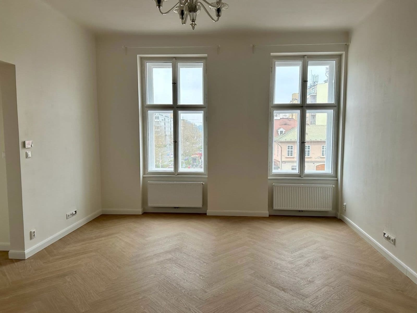 Prenájom bytu 4-izbový 101 m², U Nádražní lávky, Praha, Praha Prenájom bytu 4-izbový 101 m², U Nádražní lávky, Praha, Praha