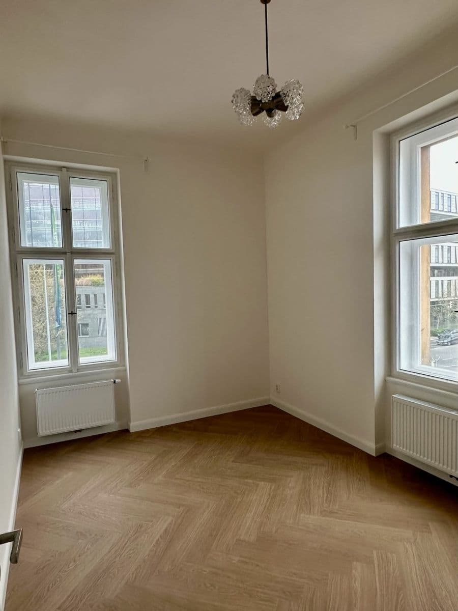 Prenájom bytu 4-izbový 101 m², U Nádražní lávky, Praha, Praha Prenájom bytu 4-izbový 101 m², U Nádražní lávky, Praha, Praha