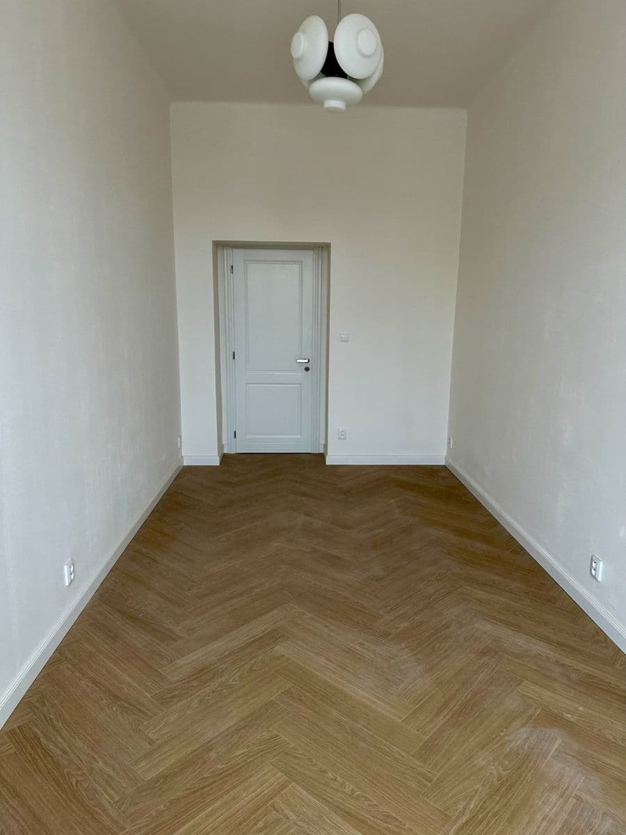 Prenájom bytu 4-izbový 101 m², U Nádražní lávky, Praha, Praha Prenájom bytu 4-izbový 101 m², U Nádražní lávky, Praha, Praha