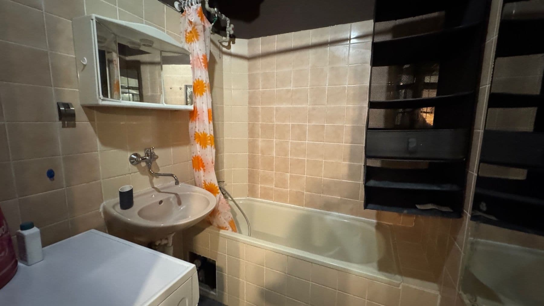 Prenájom bytu 1-izbový 33 m², Na Břehu, Praha, Praha Prenájom bytu 1-izbový 33 m², Na Břehu, Praha, Praha