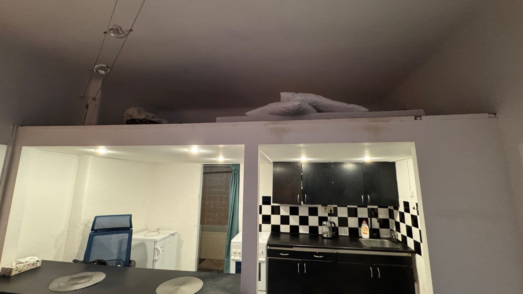 Prenájom bytu 1-izbový 33 m², Na Břehu, Praha, Praha Prenájom bytu 1-izbový 33 m², Na Břehu, Praha, Praha