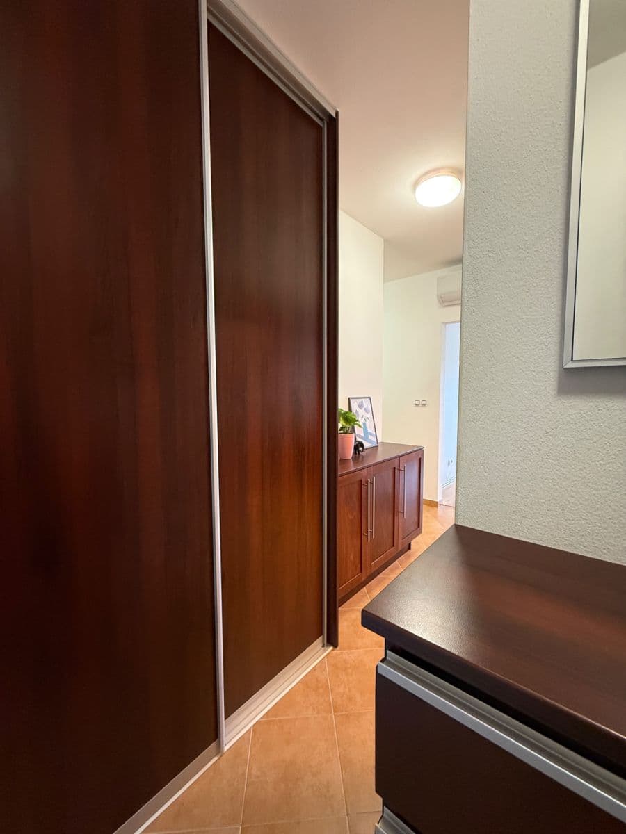 Predaj bytu 3-izbový 91 m², Štefana Majera, Záhorská Bystrica, Bratislavský kraj Predaj bytu 3-izbový 91 m², Štefana Majera, Záhorská Bystrica, Bratislavský kraj