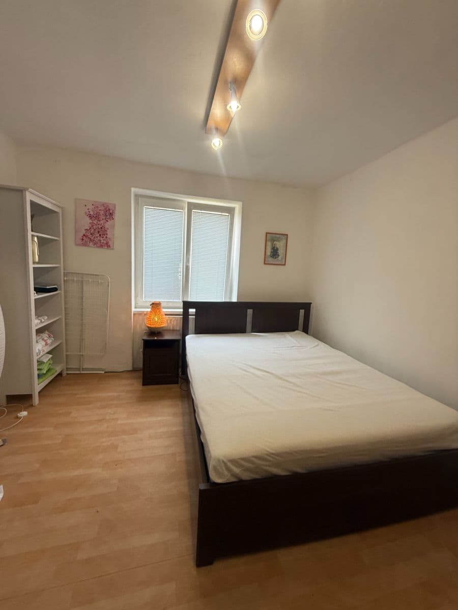 Prenájom bytu 1-izbový 31 m², Křivoklátská, Praha, Praha Prenájom bytu 1-izbový 31 m², Křivoklátská, Praha, Praha