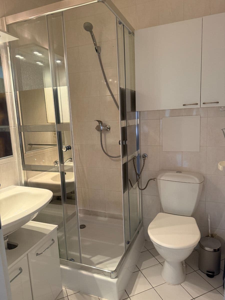 Prenájom bytu 1-izbový 31 m², Křivoklátská, Praha, Praha Prenájom bytu 1-izbový 31 m², Křivoklátská, Praha, Praha