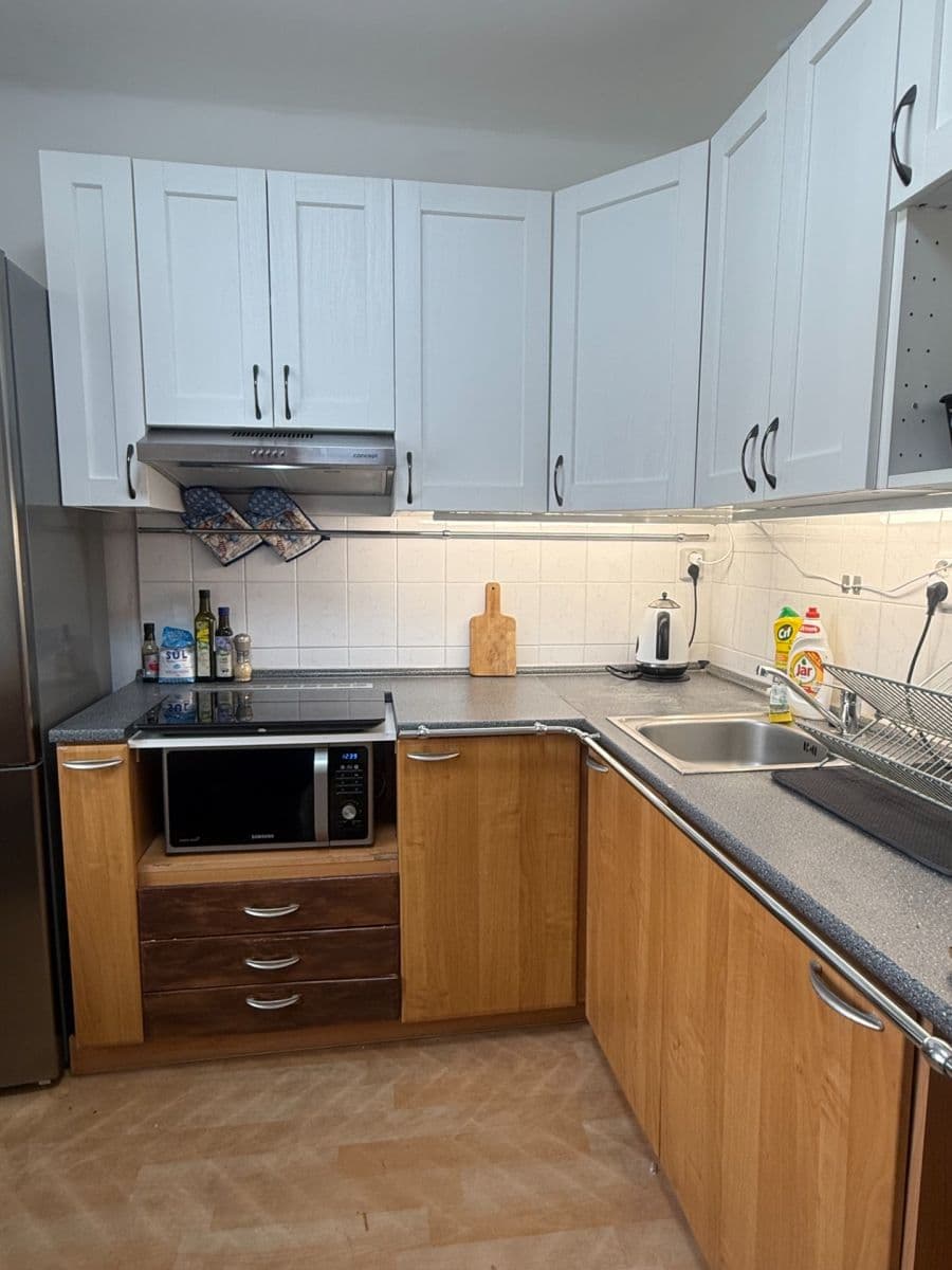 Prenájom bytu 1-izbový 31 m², Křivoklátská, Praha, Praha Prenájom bytu 1-izbový 31 m², Křivoklátská, Praha, Praha