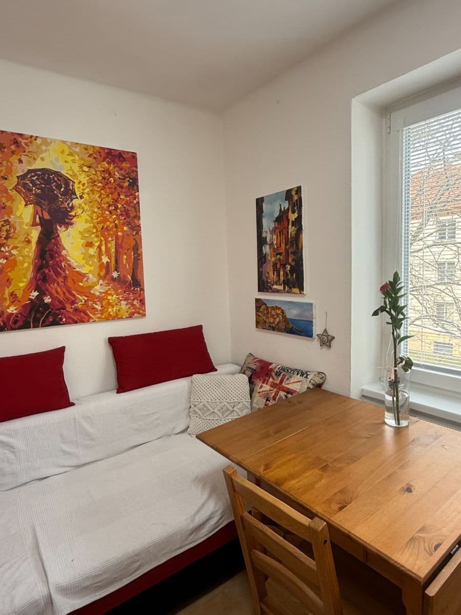 Prenájom bytu 1-izbový 31 m², Křivoklátská, Praha, Praha Prenájom bytu 1-izbový 31 m², Křivoklátská, Praha, Praha