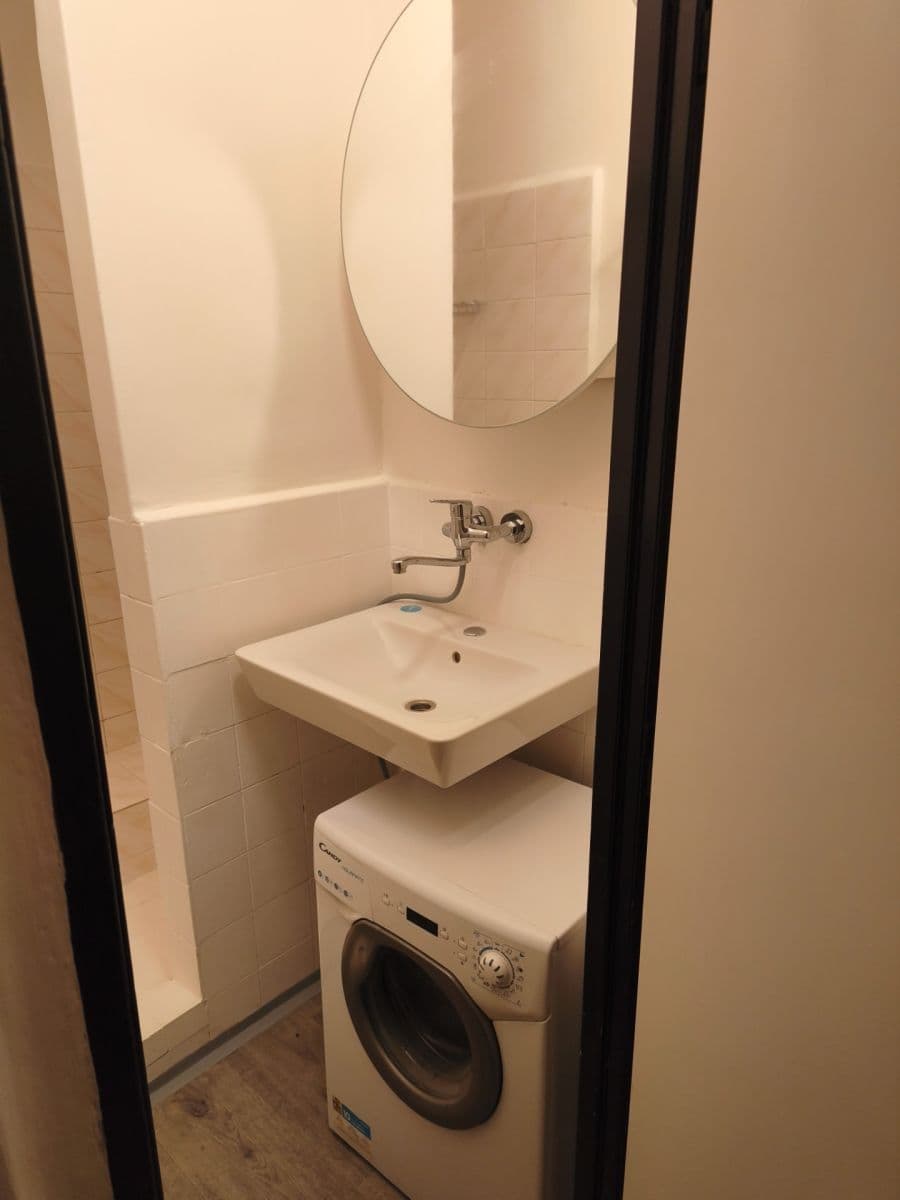 Prenájom bytu 1-izbový 24 m², Luh, Vsetín, Zlínský kraj Prenájom bytu 1-izbový 24 m², Luh, Vsetín, Zlínský kraj