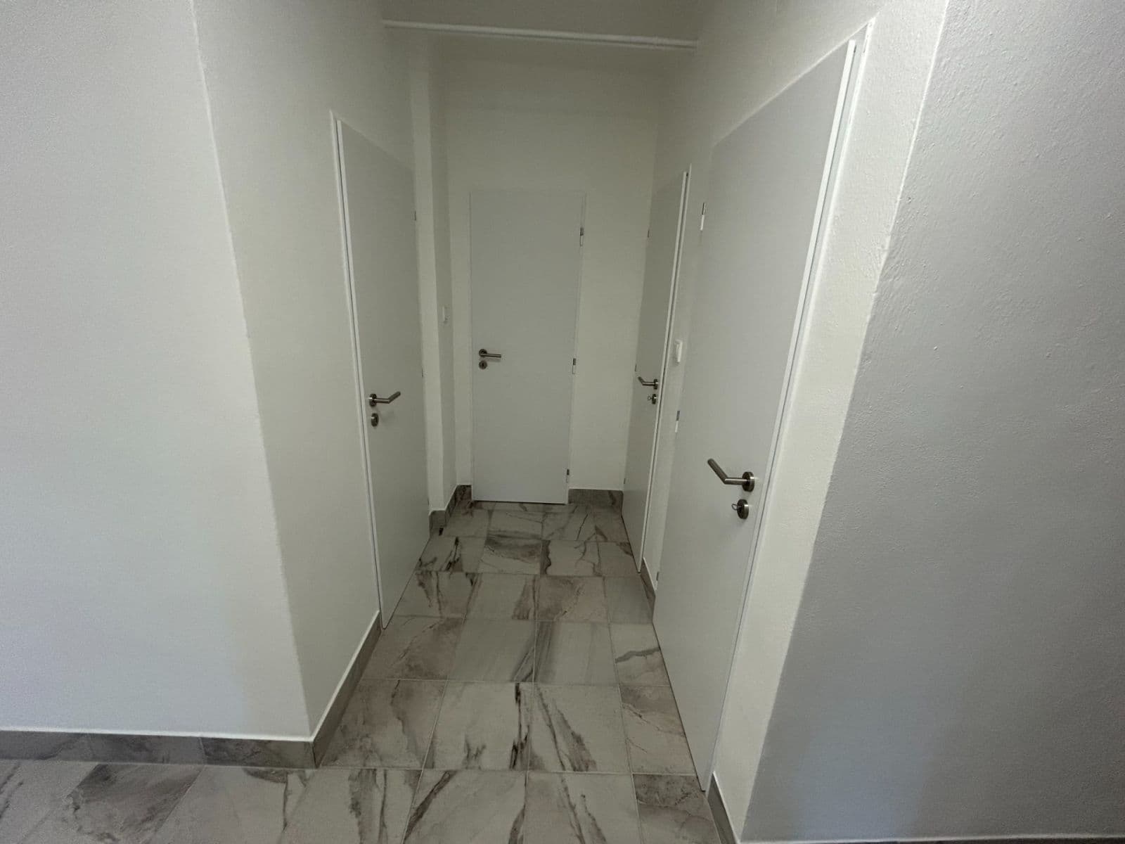 Prenájom bytu 3-izbový 100 m², Skrýšovská, Pelhřimov, Kraj Vysočina Prenájom bytu 3-izbový 100 m², Skrýšovská, Pelhřimov, Kraj Vysočina