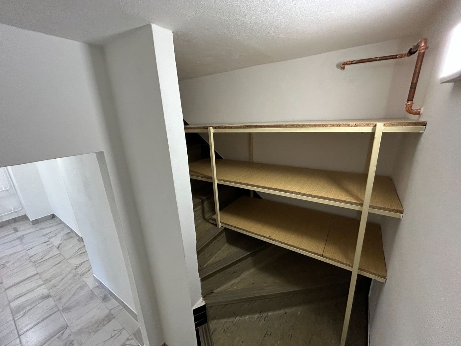 Prenájom bytu 3-izbový 100 m², Skrýšovská, Pelhřimov, Kraj Vysočina Prenájom bytu 3-izbový 100 m², Skrýšovská, Pelhřimov, Kraj Vysočina