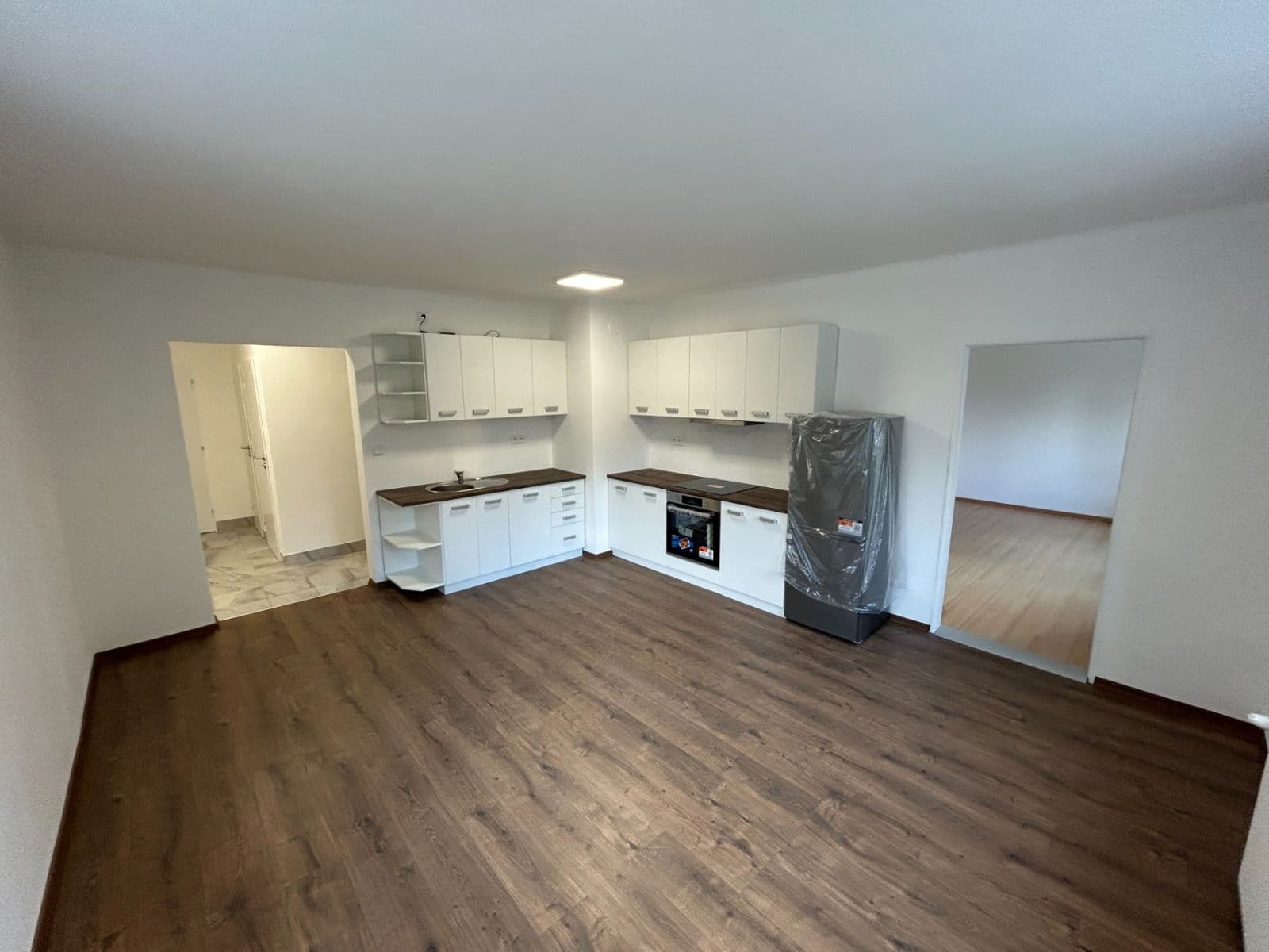 Prenájom bytu 3-izbový 100 m², Skrýšovská, Pelhřimov, Kraj Vysočina Prenájom bytu 3-izbový 100 m², Skrýšovská, Pelhřimov, Kraj Vysočina