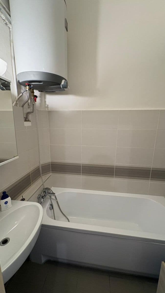 Prenájom bytu 2-izbový 62 m², Lucemburská, Praha, Praha Prenájom bytu 2-izbový 62 m², Lucemburská, Praha, Praha