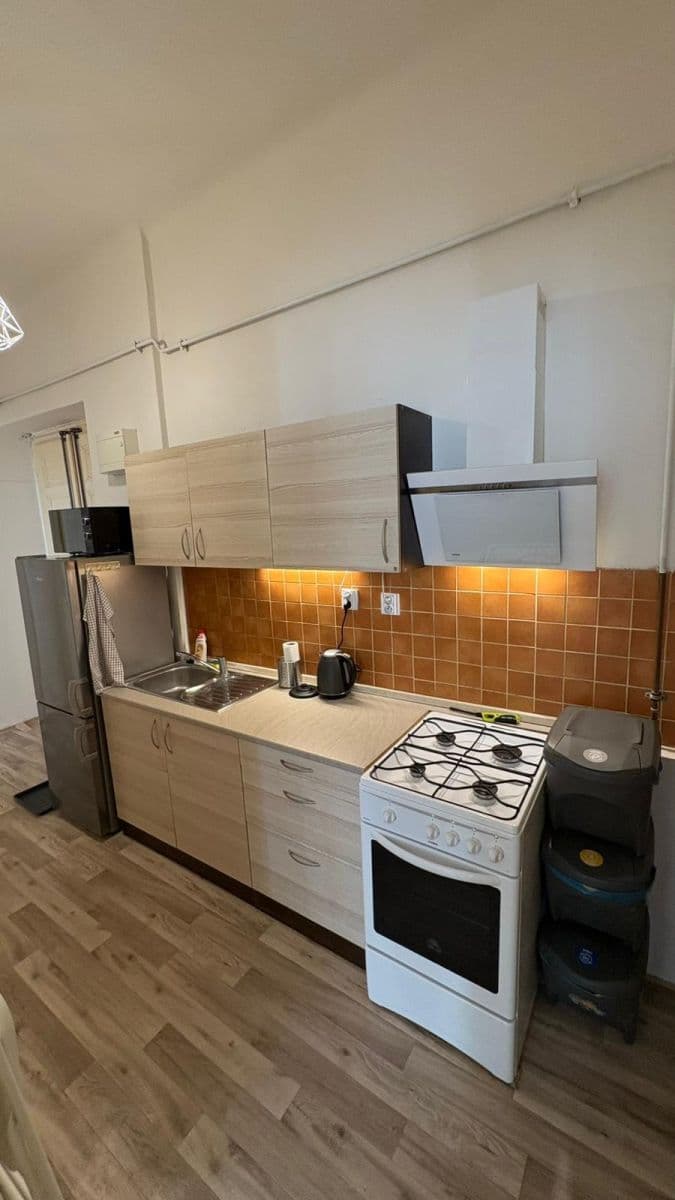 Prenájom bytu 2-izbový 62 m², Lucemburská, Praha, Praha Prenájom bytu 2-izbový 62 m², Lucemburská, Praha, Praha