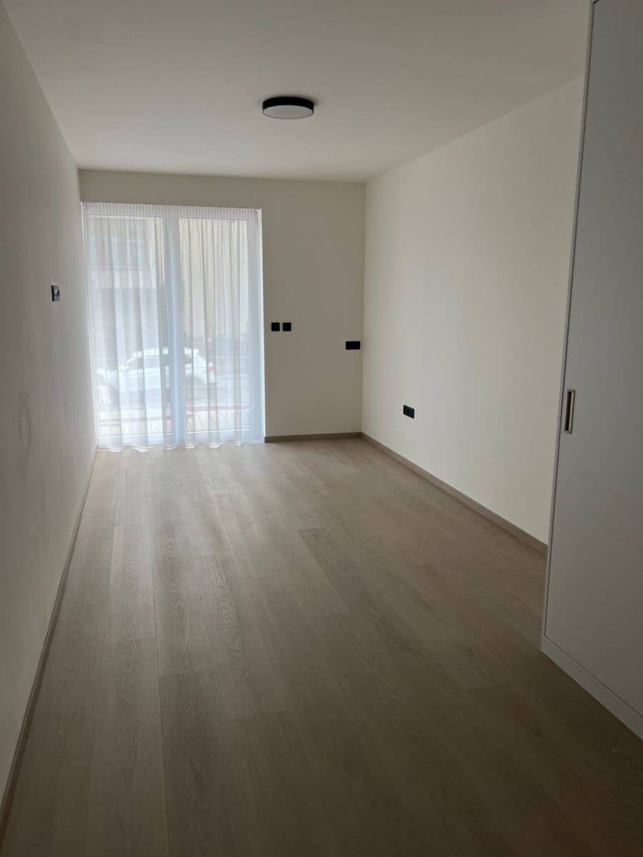 Prenájom bytu 2-izbový 59 m², Obvodová, Praha, Praha Prenájom bytu 2-izbový 59 m², Obvodová, Praha, Praha