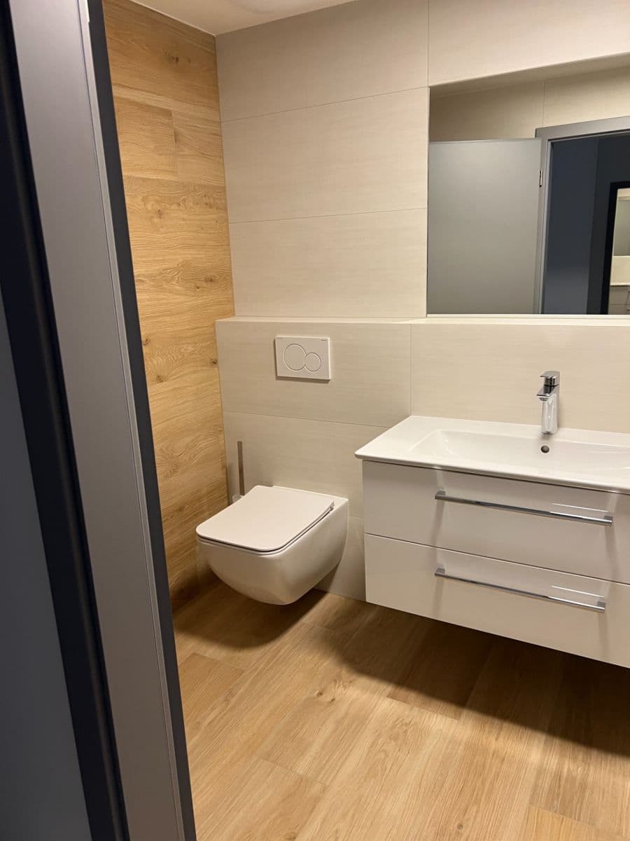 Prenájom bytu 2-izbový 59 m², Obvodová, Praha, Praha Prenájom bytu 2-izbový 59 m², Obvodová, Praha, Praha