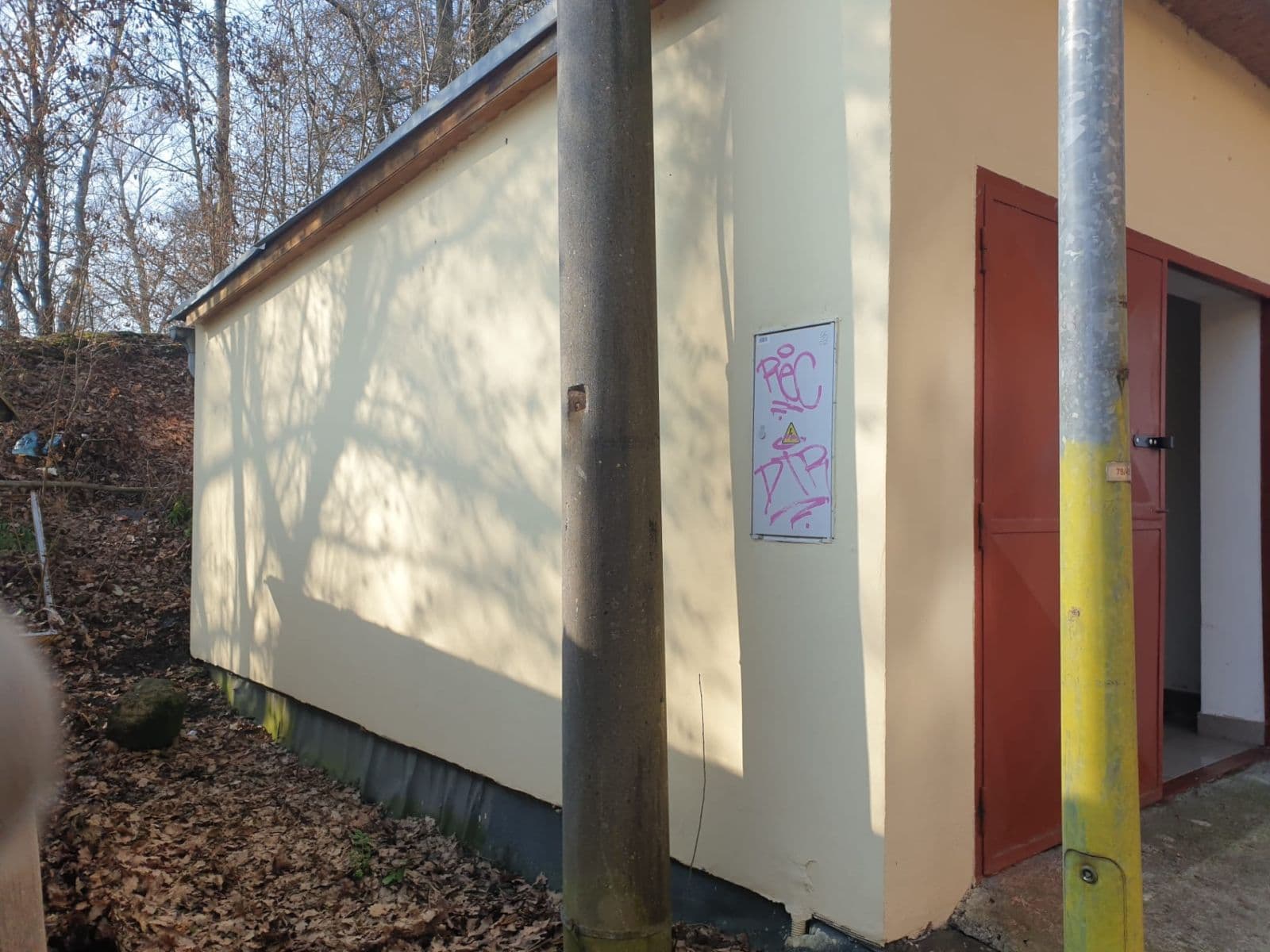 Predaj garáže 15 m², Příkopní, Karlovy Vary, Karlovarský kraj Predaj garáže 15 m², Příkopní, Karlovy Vary, Karlovarský kraj