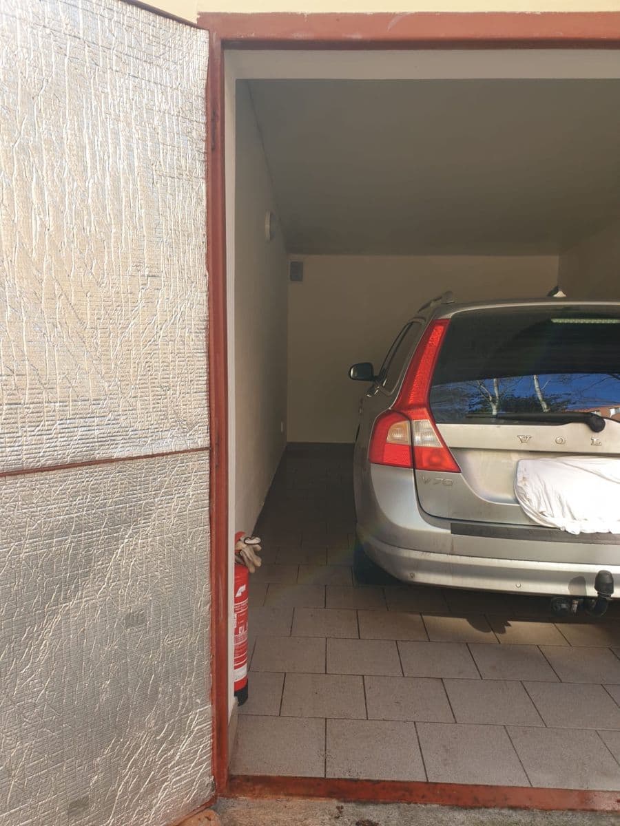 Predaj garáže 15 m², Příkopní, Karlovy Vary, Karlovarský kraj Predaj garáže 15 m², Příkopní, Karlovy Vary, Karlovarský kraj