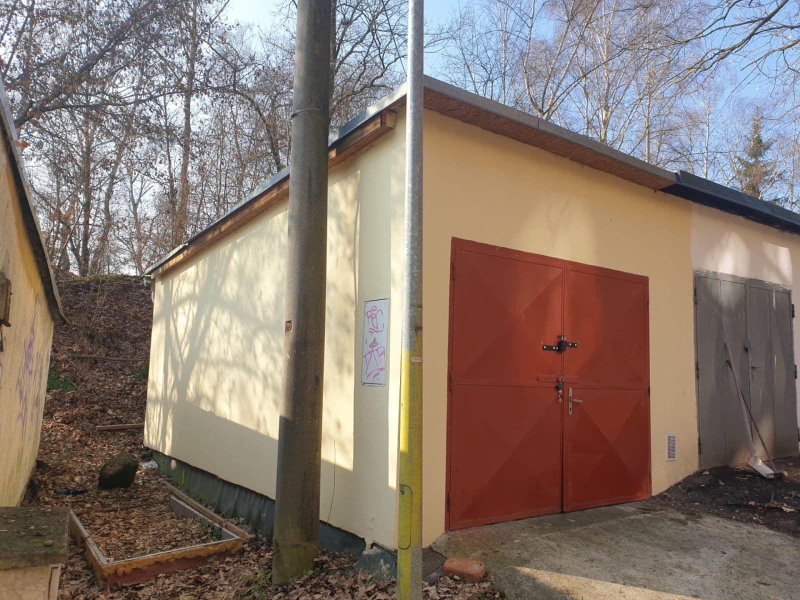 Predaj garáže 15 m², Příkopní, Karlovy Vary, Karlovarský kraj Predaj garáže 15 m², Příkopní, Karlovy Vary, Karlovarský kraj