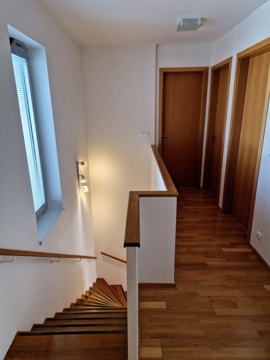Predaj domu 125 m², pozemek 185 m², Terasy IV, Unhošť, Středočeský kraj Predaj domu 125 m², pozemek 185 m², Terasy IV, Unhošť, Středočeský kraj