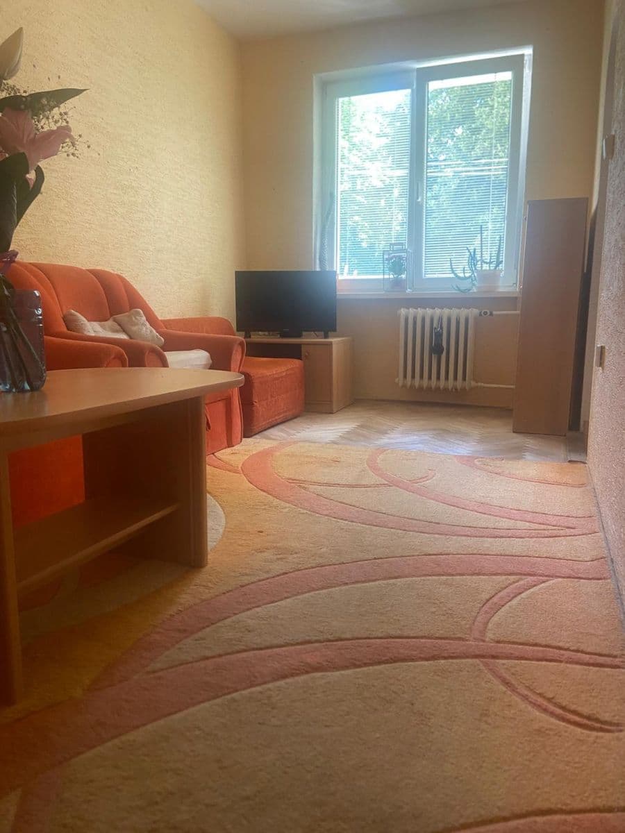 Prenájom bytu 1-izbový 38 m², Haškova, Opava, Moravskoslezský kraj Prenájom bytu 1-izbový 38 m², Haškova, Opava, Moravskoslezský kraj