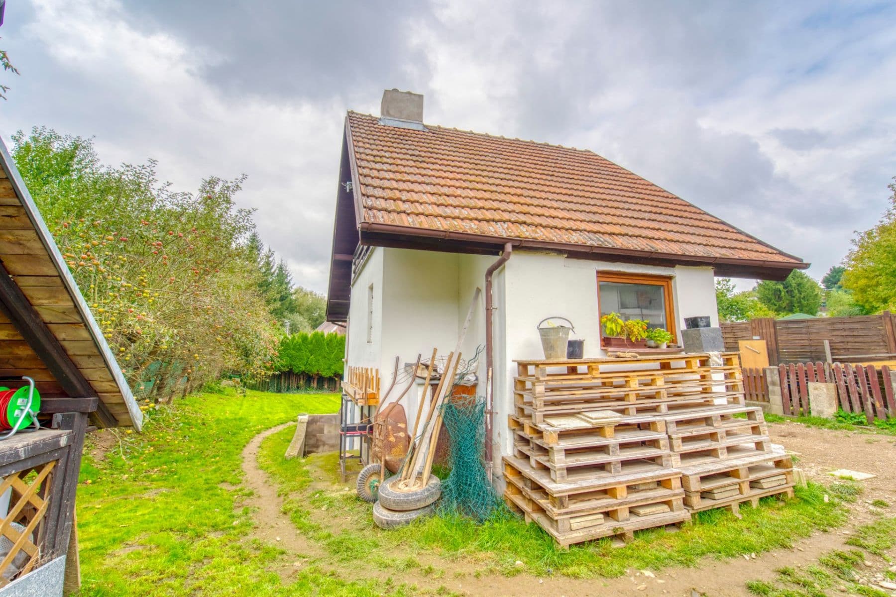 Predaj rekreačného objektu 51 m², pozemek 385 m², Psáry, Středočeský kraj Predaj rekreačného objektu 51 m², pozemek 385 m², Psáry, Středočeský kraj