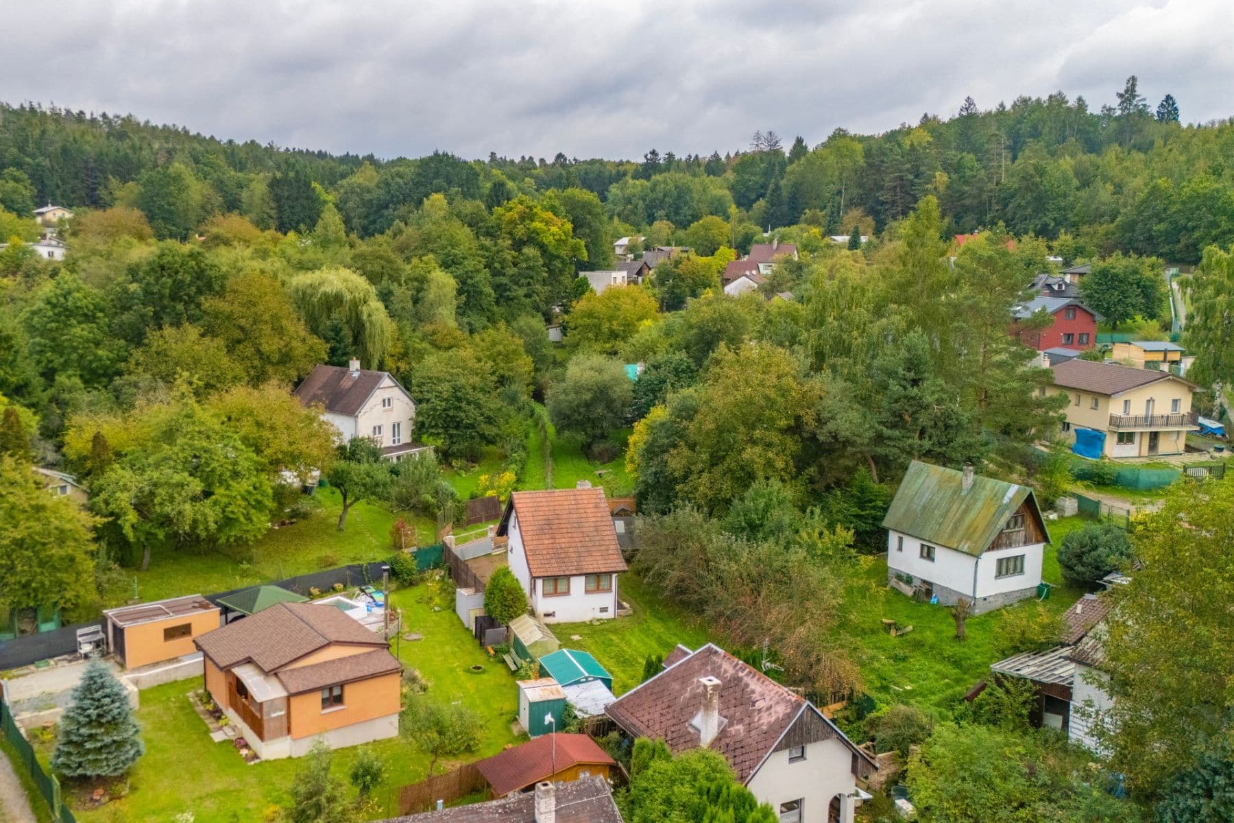 Predaj rekreačného objektu 51 m², pozemek 385 m², Psáry, Středočeský kraj Predaj rekreačného objektu 51 m², pozemek 385 m², Psáry, Středočeský kraj