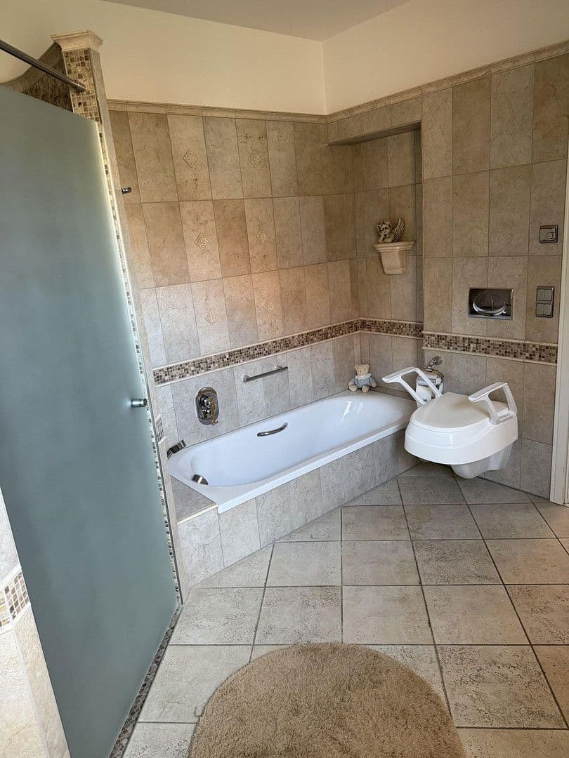 Predaj domu 180 m², pozemek 659 m², Bad Zwischenahn, Dolné Sasko Predaj domu 180 m², pozemek 659 m², Bad Zwischenahn, Dolné Sasko