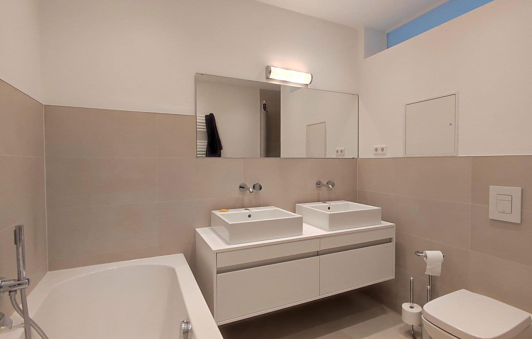 Prenájom bytu 4-izbový 137 m², Westfälische Str. 54, Berlin, Berlín Prenájom bytu 4-izbový 137 m², Westfälische Str. 54, Berlin, Berlín