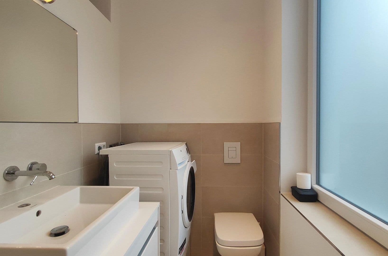 Prenájom bytu 4-izbový 137 m², Westfälische Str. 54, Berlin, Berlín Prenájom bytu 4-izbový 137 m², Westfälische Str. 54, Berlin, Berlín