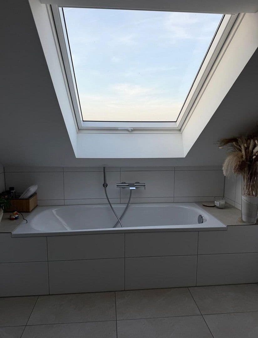 Prenájom bytu 3-izbový 130 m², Am Antoniweiher 4, Oberreichenbach, Bavorsko Prenájom bytu 3-izbový 130 m², Am Antoniweiher 4, Oberreichenbach, Bavorsko